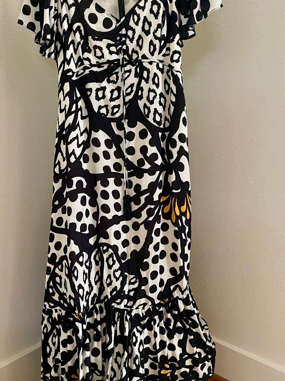 FARM Rio Black White & Yellow Graphic Floral Maxi Dress - Picture 4 of 9